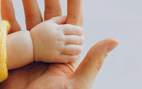 J’apprends à signer avec bébé