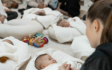 J’apprends à masser mon bébé