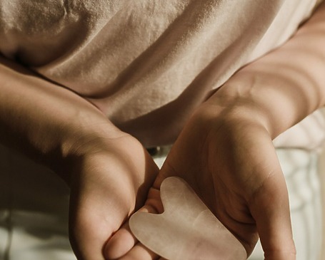 Guasha : prendre soin de soi grâce à l’auto-massage